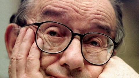 So sánh kinh tế học cổ điển và trường phái Keynes: Đâu mới là yếu tố tác động tới giá cổ phiếu?