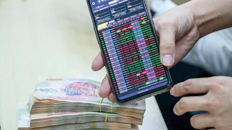 Đóng tài khoản chứng khoán để gửi tiết kiệm, chọn ngân hàng nào để có lãi suất cao nhất?