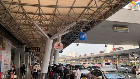 Lý do bất ngờ khiến khách tại sân bay Tân Sơn Nhất khó đón taxi về nhà dịp sau Tết