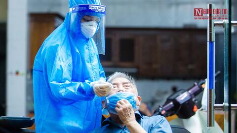 Giá dịch vụ xét nghiệm Covid-19 giảm từ hôm nay