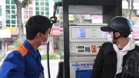 Doanh nghiệp đầu mối xăng dầu 'mở mắt' là lỗ hàng chục tỷ đồng