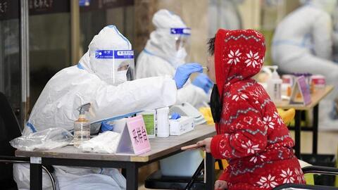 Trung Quốc sa thải hàng loạt quan chức chống COVID-19 kém