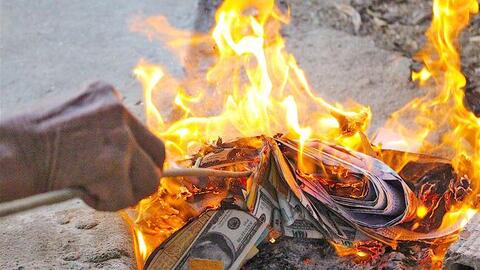 Cổ phiếu của Doanh nghiệp kinh doanh vàng mã duy nhất trên sàn tăng vọt lên mức 3 chữ số, sắp chia cổ tức tổng tỷ lệ 100%