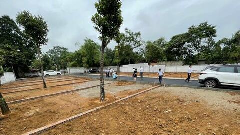 Chặn đứng cơn "sốt đất"