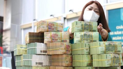 Doanh nghiệp lao đao, ngân hàng lãi 'khủng' ?