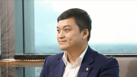 Chủ tịch Xây dựng Hoà Bình chia sẻ về CEO Lê Viết Hiếu: "Tôi nghĩ sự bổ sung của thế hệ trẻ, sự phối hợp giữa thế hệ đi trước và đi sau là rất cần thiết"