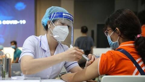 Biến thể BA.5 lây lan nhanh hơn, Bộ Y tế đẩy nhanh tiêm vắc-xin phòng Covid-19