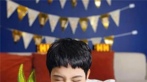 Hiền Hồ tái xuất nhạc Việt sau xì-căng-đan anh em nương tựa