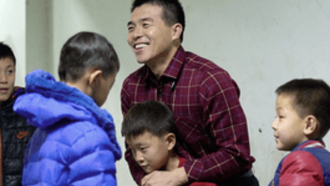 Bí quyết 12 chữ nuôi dạy hơn 60 con thành tài