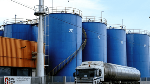 Khủng hoảng khí đốt leo thang, nhiều nước châu Á tích trữ dầu "bẩn"