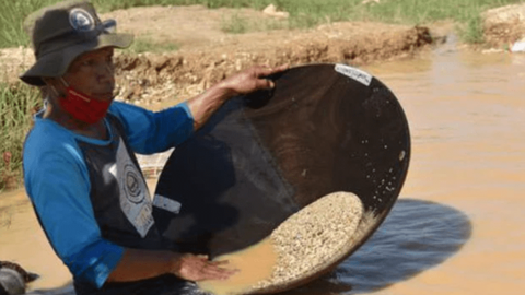 Nghề đào kim cương ở Indonesia: Đánh cược mạng sống