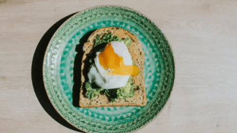 Ăn trứng lòng đào có an toàn?