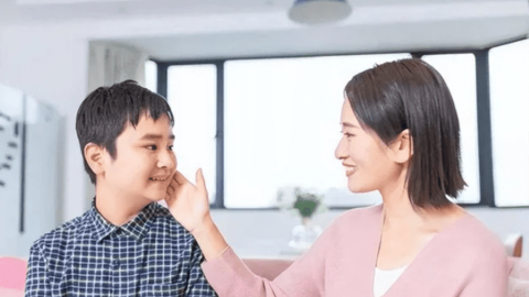 Muốn con khôn lớn trưởng thành cha mẹ hãy luôn nói “2 lời” này, trẻ sẽ ngày càng tự tin hơn