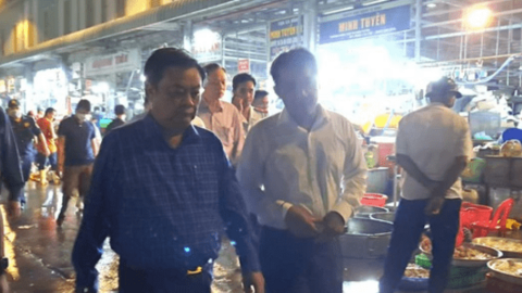 3 giờ sáng, Bộ trưởng Lê Minh Hoan xuất hiện ở chợ đầu mối Bình Điền