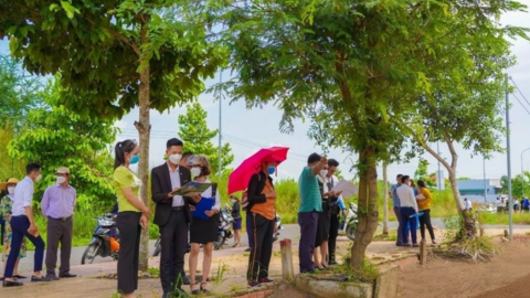 Thị trường càng trầm lắng, khách hàng càng bị “tra tấn” bởi các cuộc gọi chào mời dự án từ môi giới BĐS