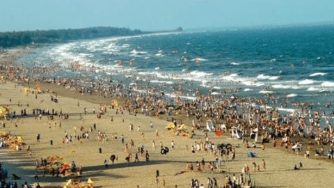 Thanh Hóa hút khách chỉ sau Hà Nội và TP.HCM, riêng Sầm Sơn thu 1.400 tỷ đồng mỗi tháng từ khách du lịch