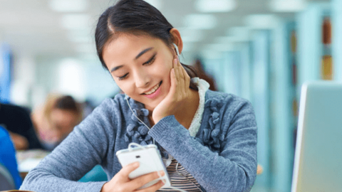 Học tiếng Anh qua phim và bài hát có thực sự hiệu quả "như lời đồn"?