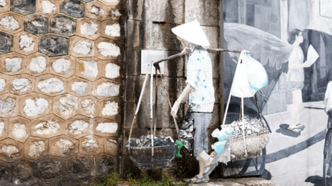 Phố bích họa Phùng Hưng xuống cấp, bị lấn chiếm nghiêm trọng