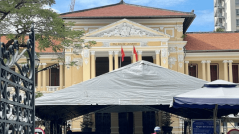 Hình ảnh lạ ở TAND TP HCM trước buổi xét xử CEO Nguyễn Thái Luyện