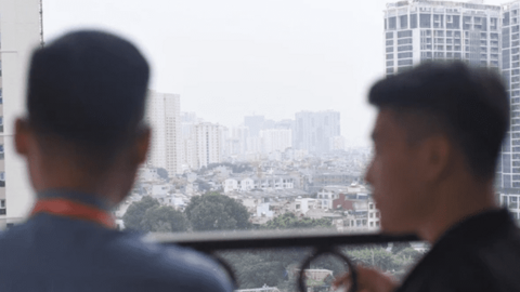 Những nhà đầu tư có sẵn tiền mặt đang “cứu rỗi” thị trường BĐS?