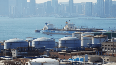 Giá quặng sắt cho biết gì về xu hướng dầu thô?