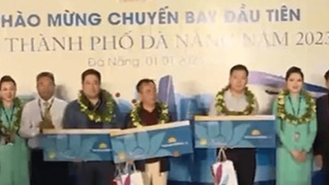 Nhiều tỉnh, thành đón đoàn khách quốc tế đầu tiên “xông đất” năm 2023