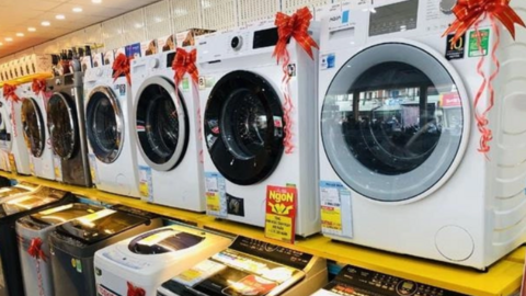 Dọn kho cuối năm, tivi, tủ lạnh, máy giặt... giảm giá kịch sàn tới 70%, nhiều mẫu rẻ chưa từng có