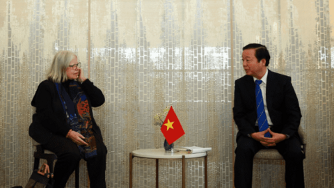 Phó Thủ tướng Trần Hồng Hà gặp gỡ người Việt Nam tại Thụy Sĩ