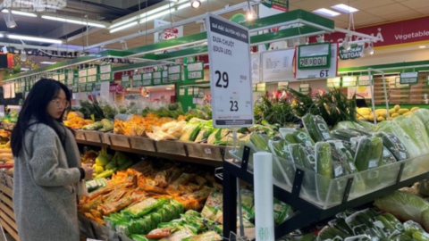 Sau Tết, hàng hóa đầy ắp siêu thị, chợ Hà Nội, giá ổn định