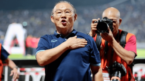 HLV Park Hang-seo: 1 ngày trước khi đến Việt Nam, tôi đã bị dọa ‘xanh mắt mèo’