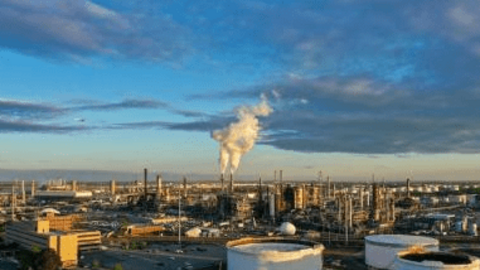 Dầu giảm nhẹ trước lo ngại về khả năng nâng lãi suất