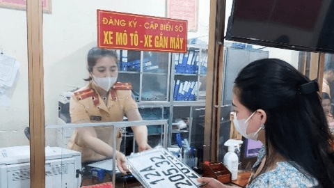 Cấp biển số xe ở xã phải lên huyện đóng thuế trước bạ, Bộ Tài chính nói gì?