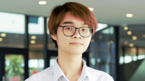 Nam sinh giành học bổng nhờ viết bài luận về hành trình thừa nhận giới tính thật