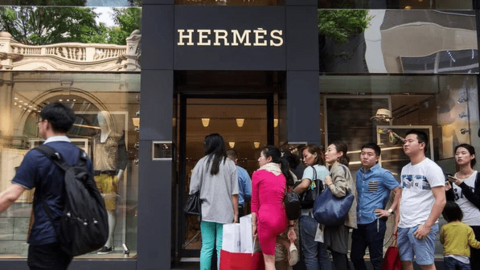 Không ai sướng bằng nhân viên Hermès: Công ty thưởng mạnh 17 tháng lương, người thấp nhất cũng bỏ túi 100 triệu đồng