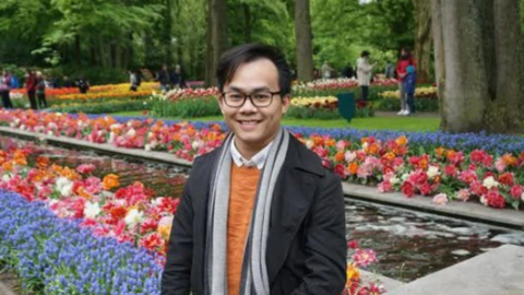 Tranh cãi "ngành ngoại ngữ không cần học đại học mất công, chỉ học ở trung tâm rồi thi lấy chứng chỉ là có thể kiếm tiền"