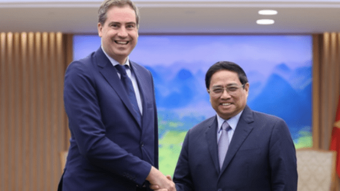 Việt Nam mong muốn sớm đón Tổng thống Pháp Macron sang thăm