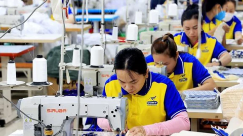 Khó khăn đơn hàng, ngành dệt may ứng phó với tiền lệ chưa từng có