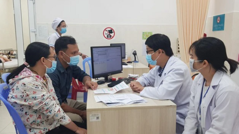 Số ca mắc Covid-19 gia tăng: Làm sao để phân biệt với các bệnh hô hấp khác, làm gì khi mắc bệnh?