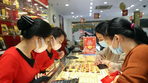 Người Việt mua ít hơn 2,4 tấn vàng trong quý I/2023, nguyên nhân do đâu?