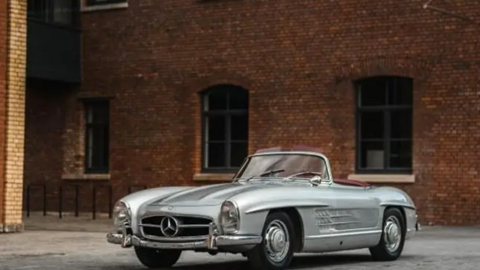 Siêu xe đầu tiên trên thế giới sắp được bán với giá 35 tỷ đồng