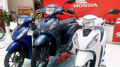 Giá xe máy lao dốc kỷ lục: Honda Vision, Lead, Winner X... đồng loạt bán dưới giá đề xuất