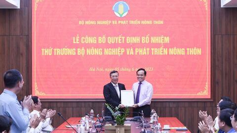 Trao quyết định bổ nhiệm tân Thứ trưởng Bộ NN&PTNT
