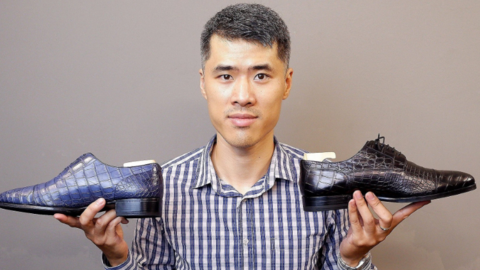 Bỏ việc IT lương nghìn USD/tháng để làm người đánh giày, 8X trở thành ông chủ, kiếm 150 triệu đồng/tháng