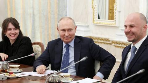 Gặp phóng viên chiến trường, ông Putin nói sâu về chiến sự Ukraine