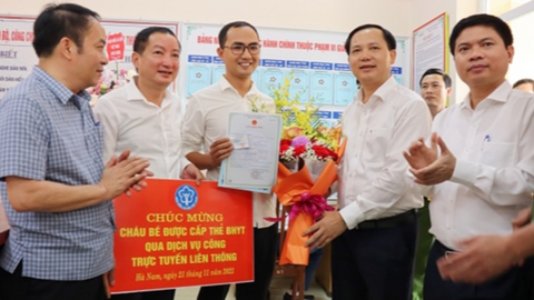 Bắt đầu cấp giấy khai sinh và thẻ BHYT cùng lúc cho trẻ dưới 6 tuổi