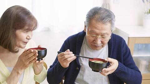 Hơn 90.000 người Nhật sống thọ hơn 100 tuổi nhờ bí quyết ăn uống lành mạnh mà cực đơn giản
