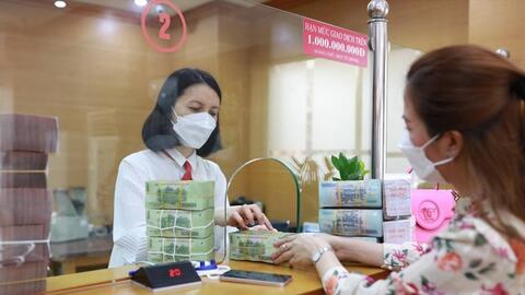 Tiền gửi ngân hàng cao kỷ lục: Sức hấp thụ vốn yếu