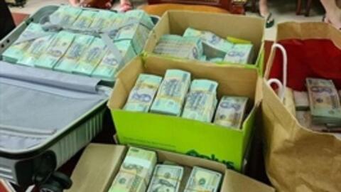 Khởi tố vụ án vận chuyển trái phép hơn 4,355 tỷ đồng ra nước ngoài