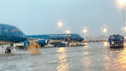 Sân bay Nội Bài, Cát Bi, Thọ Xuân, Vân Đồn bị ảnh hưởng bão số 1