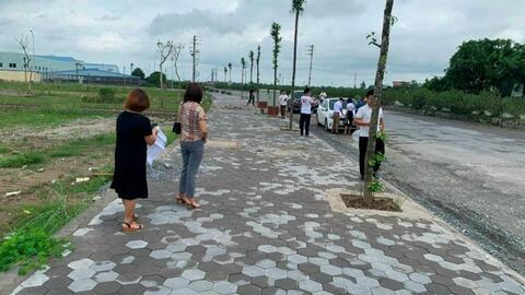 Nhiều cuộc đấu giá đất ở Hà Nội bị tạm dừng bất ngờ